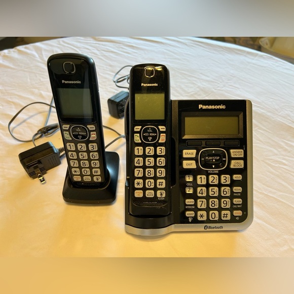 Panasonic KX-TGF570 Bluetooth Cordless Phone Answering Machine System - Picture 13 of 14